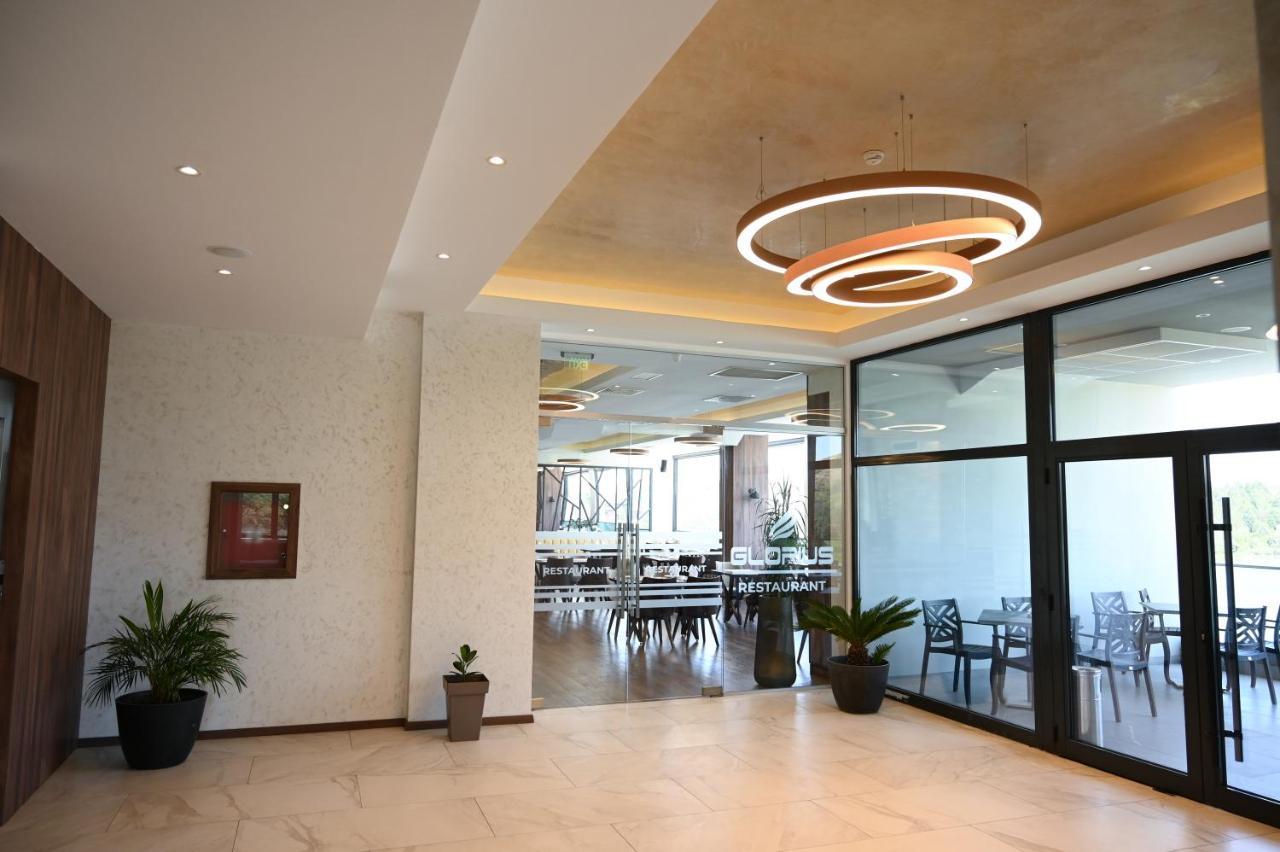 Glorius Hotel เวเลส ภายนอก รูปภาพ