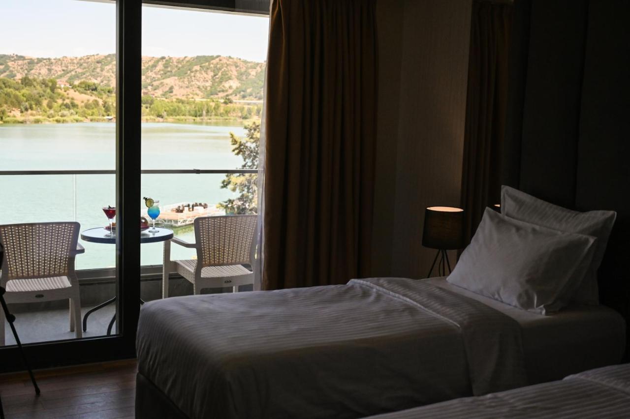 Glorius Hotel เวเลส ภายนอก รูปภาพ