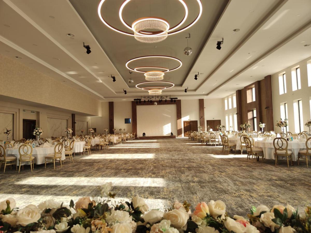 Glorius Hotel เวเลส ภายนอก รูปภาพ