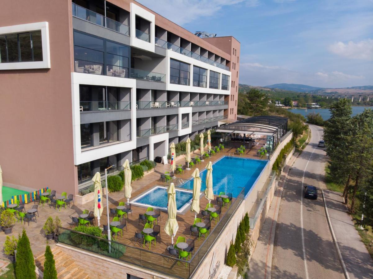 Glorius Hotel เวเลส ภายนอก รูปภาพ