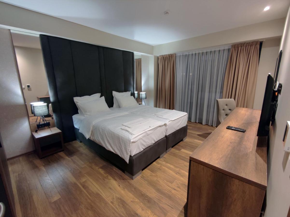 Glorius Hotel เวเลส ภายนอก รูปภาพ